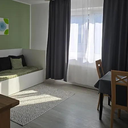 Helle An Der Rheinpromenade 50 Qm Duisburg